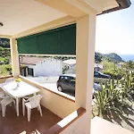 Apartman Bougainvillea Primo Piano - Goelba Zanca